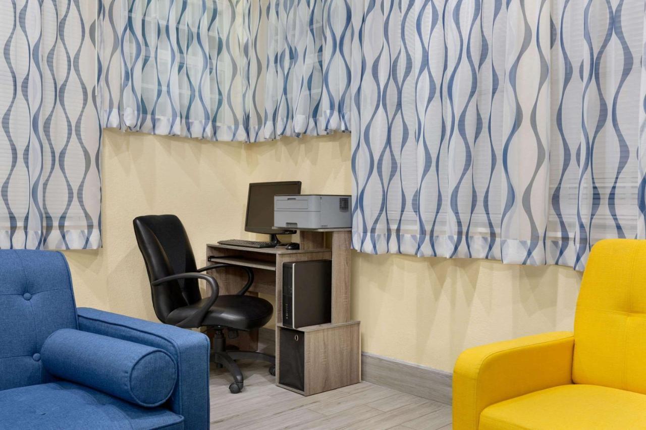 Days Inn & Suites By Wyndham Dfw Airport South-Euless Dış mekan fotoğraf