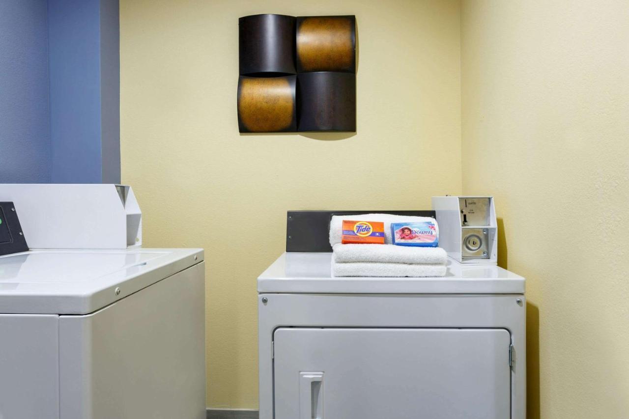 Days Inn & Suites By Wyndham Dfw Airport South-Euless Dış mekan fotoğraf