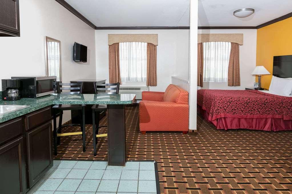 Days Inn & Suites By Wyndham Dfw Airport South-Euless Oda fotoğraf