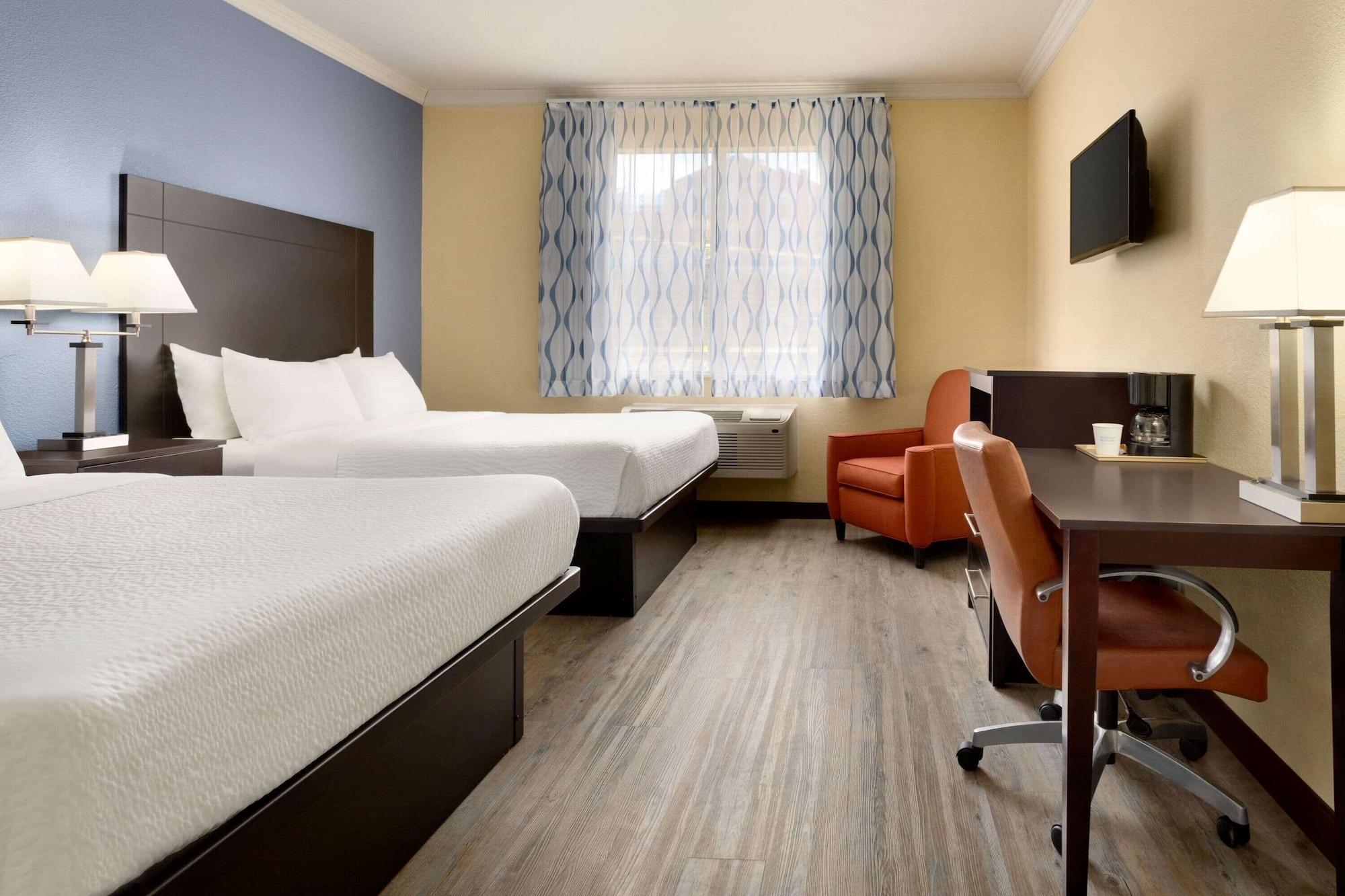 Days Inn & Suites By Wyndham Dfw Airport South-Euless Dış mekan fotoğraf