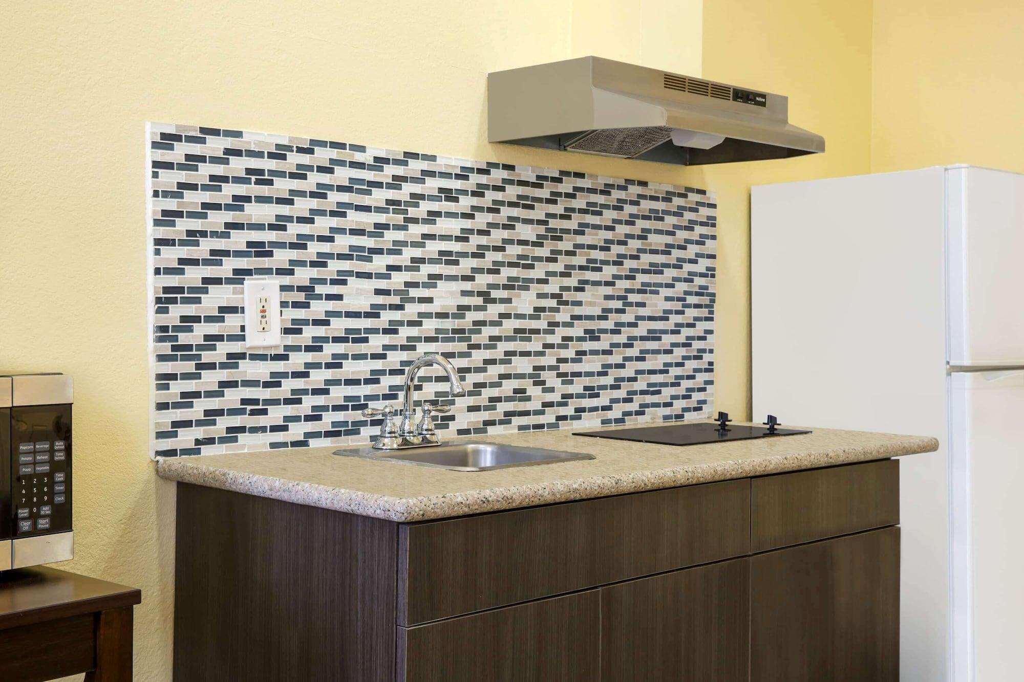 Days Inn & Suites By Wyndham Dfw Airport South-Euless Dış mekan fotoğraf