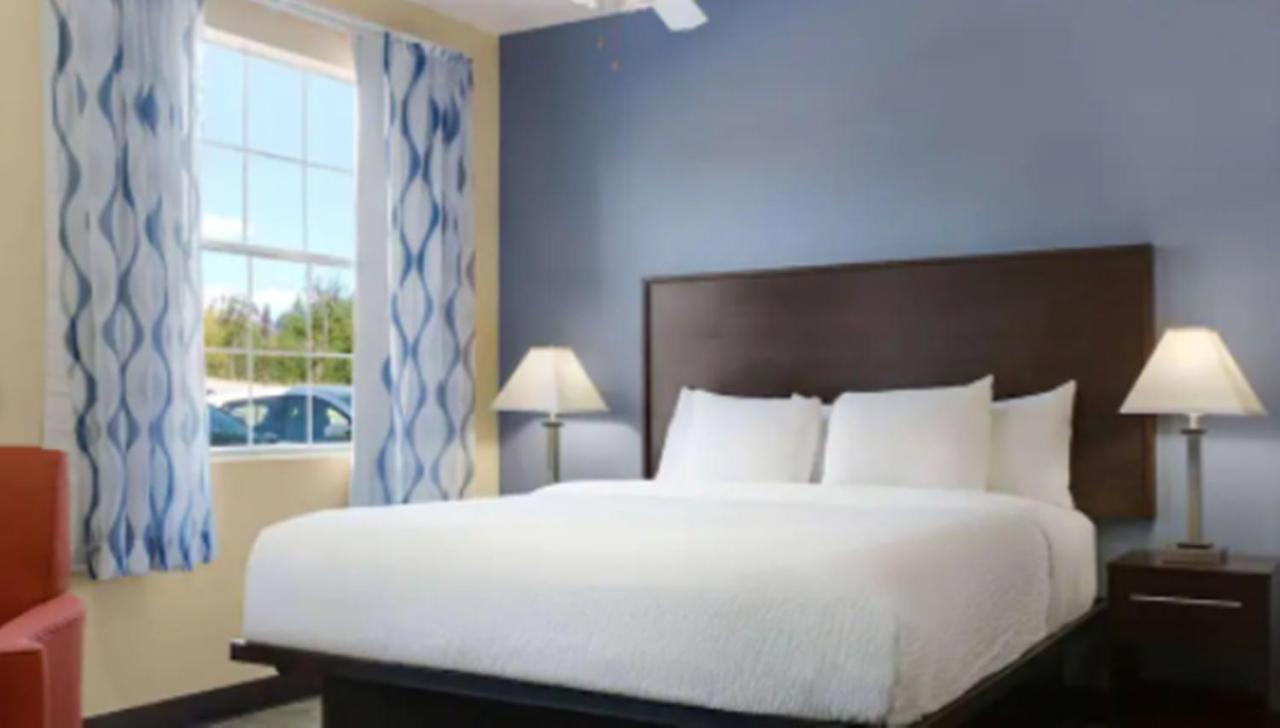 Days Inn & Suites By Wyndham Dfw Airport South-Euless Dış mekan fotoğraf
