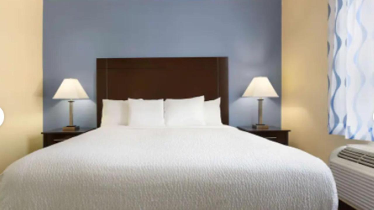 Days Inn & Suites By Wyndham Dfw Airport South-Euless Dış mekan fotoğraf