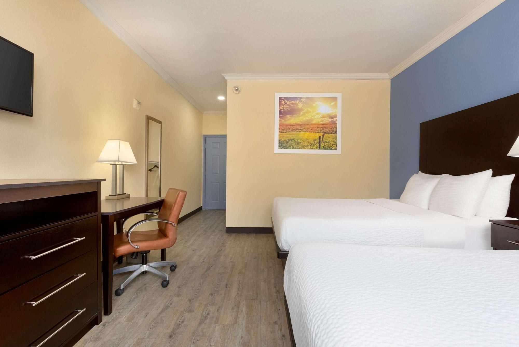 Days Inn & Suites By Wyndham Dfw Airport South-Euless Dış mekan fotoğraf
