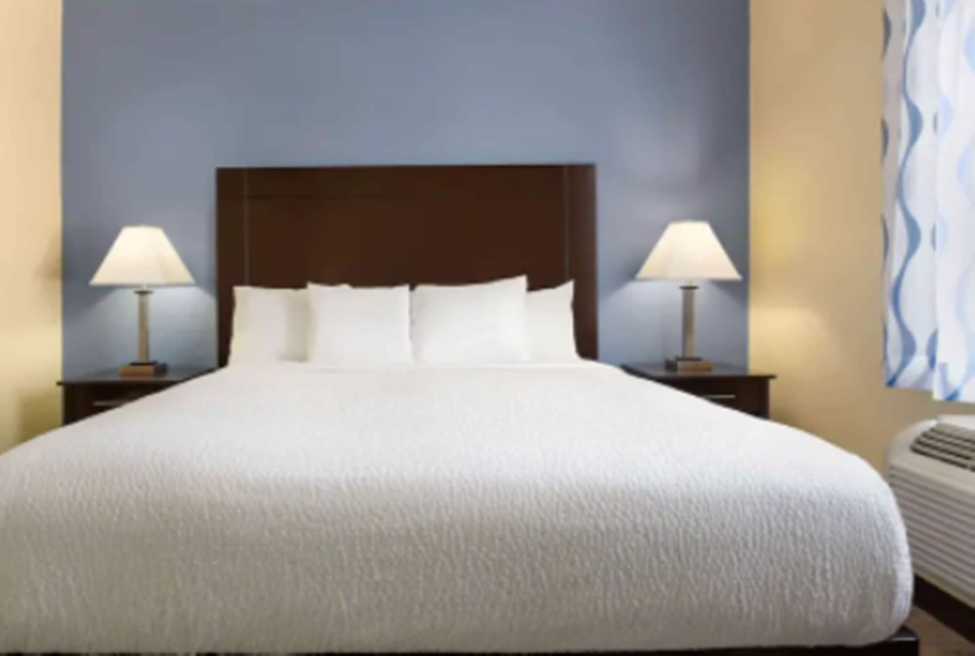 Days Inn & Suites By Wyndham Dfw Airport South-Euless Dış mekan fotoğraf