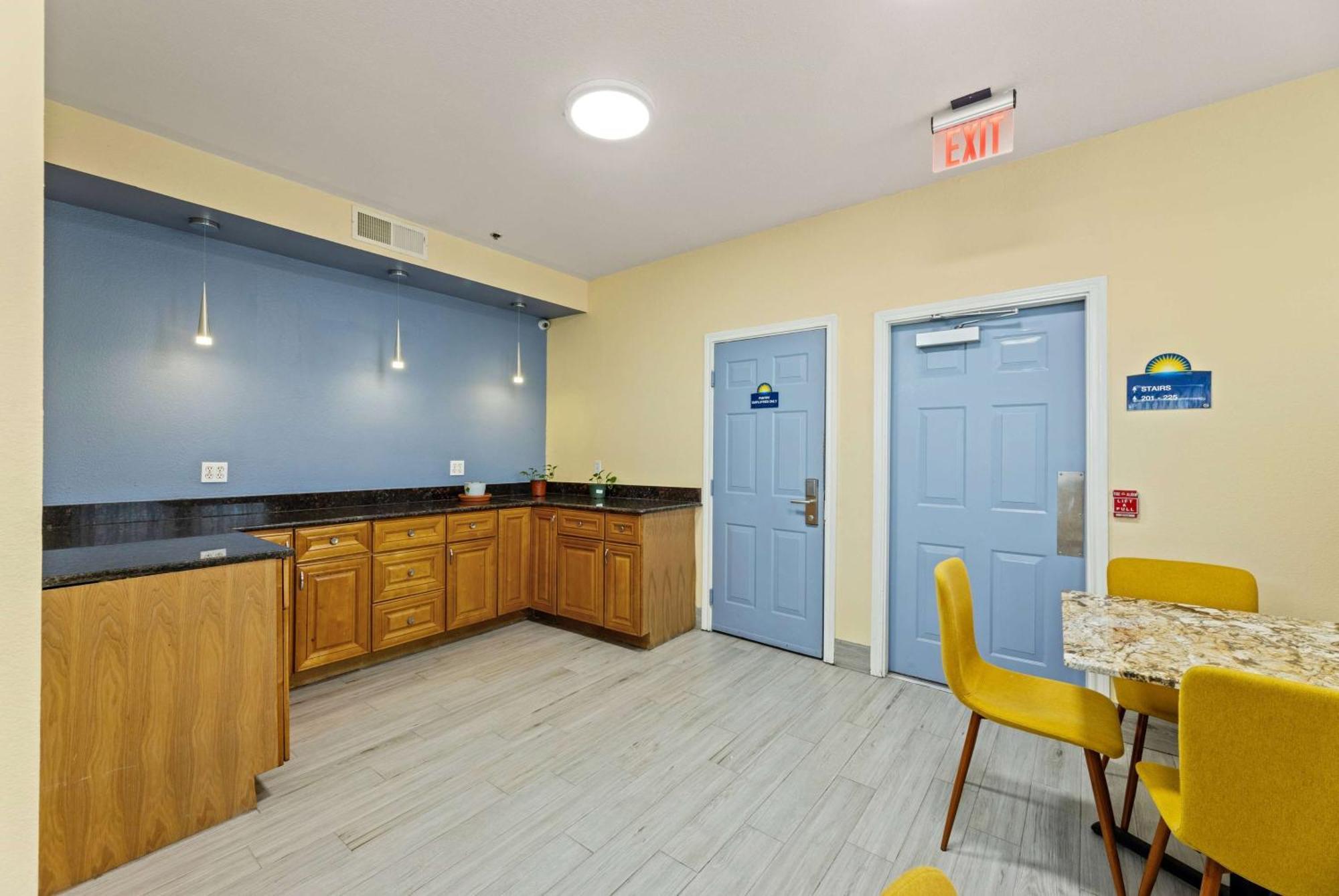 Days Inn & Suites By Wyndham Dfw Airport South-Euless Dış mekan fotoğraf