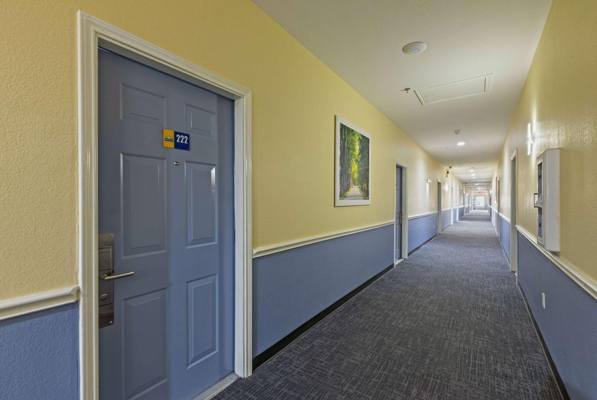 Days Inn & Suites By Wyndham Dfw Airport South-Euless Dış mekan fotoğraf