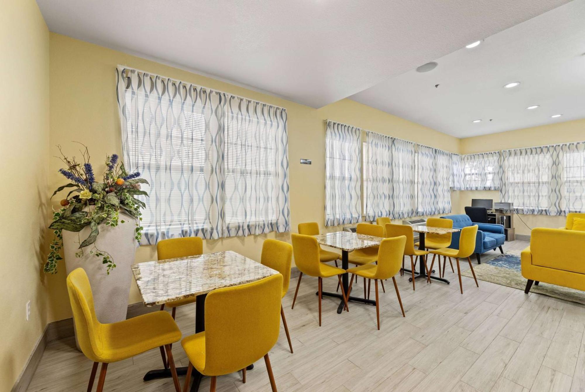 Days Inn & Suites By Wyndham Dfw Airport South-Euless Dış mekan fotoğraf