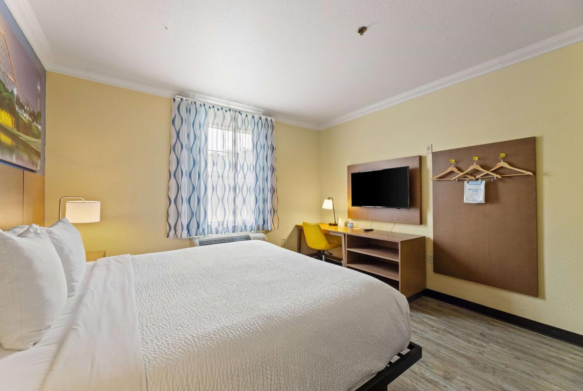 Days Inn & Suites By Wyndham Dfw Airport South-Euless Dış mekan fotoğraf