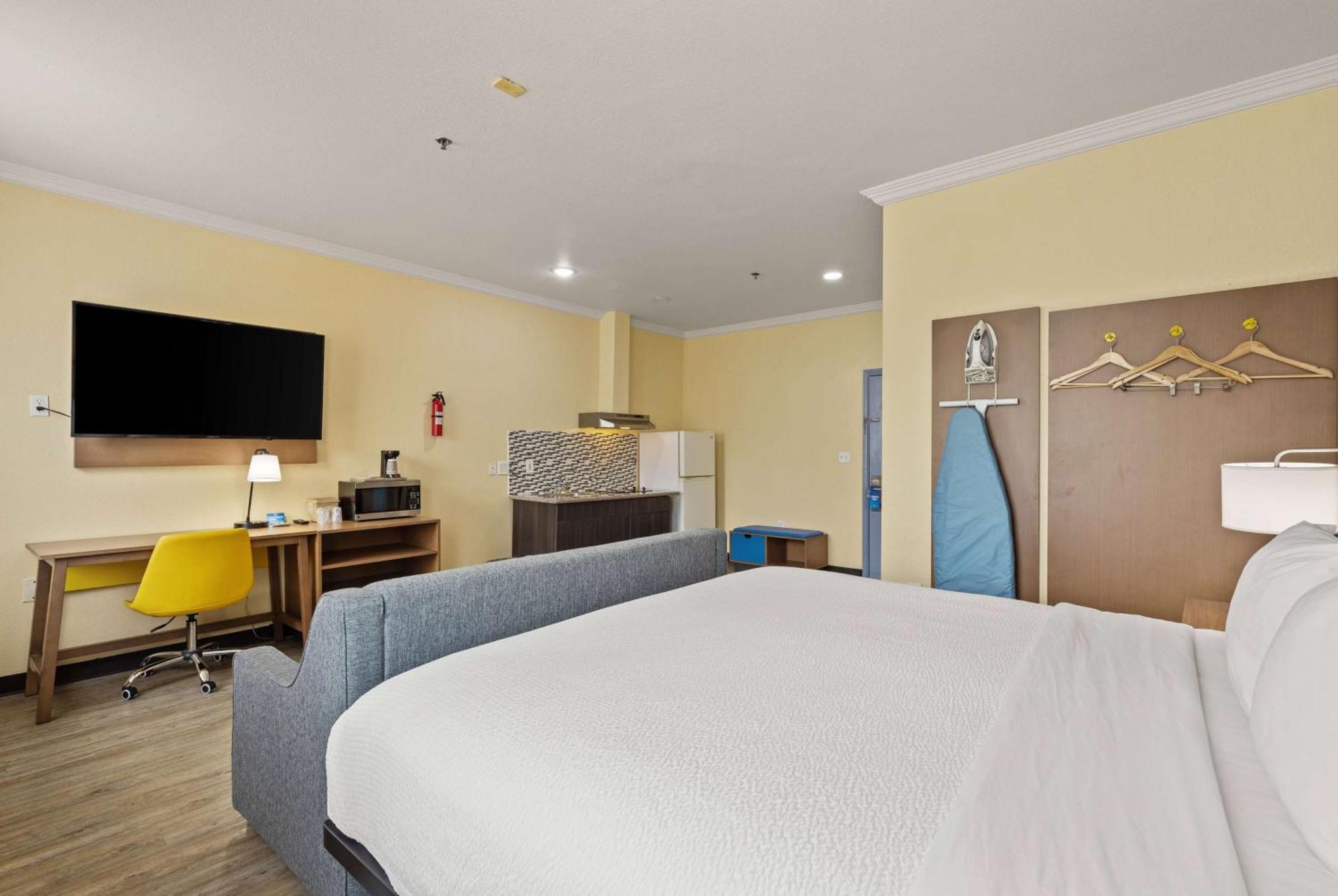 Days Inn & Suites By Wyndham Dfw Airport South-Euless Dış mekan fotoğraf